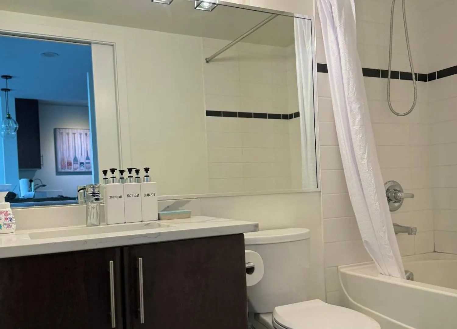 Cozy Suite With Stunning View, Ac And Parking Vancouver Holiday home